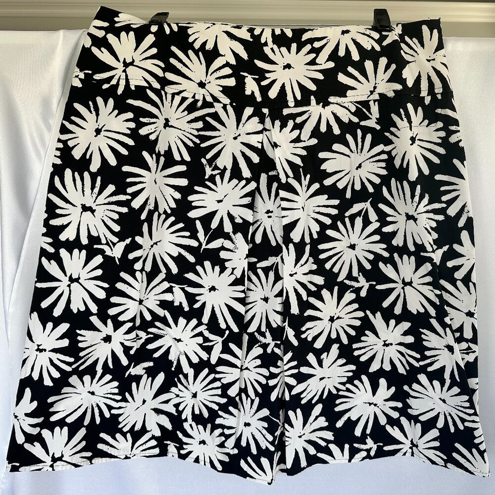 Talbots Women's Floral Daisy, 100%Cotton,Box-Peat, High Rise Mini Skirt, Size 14